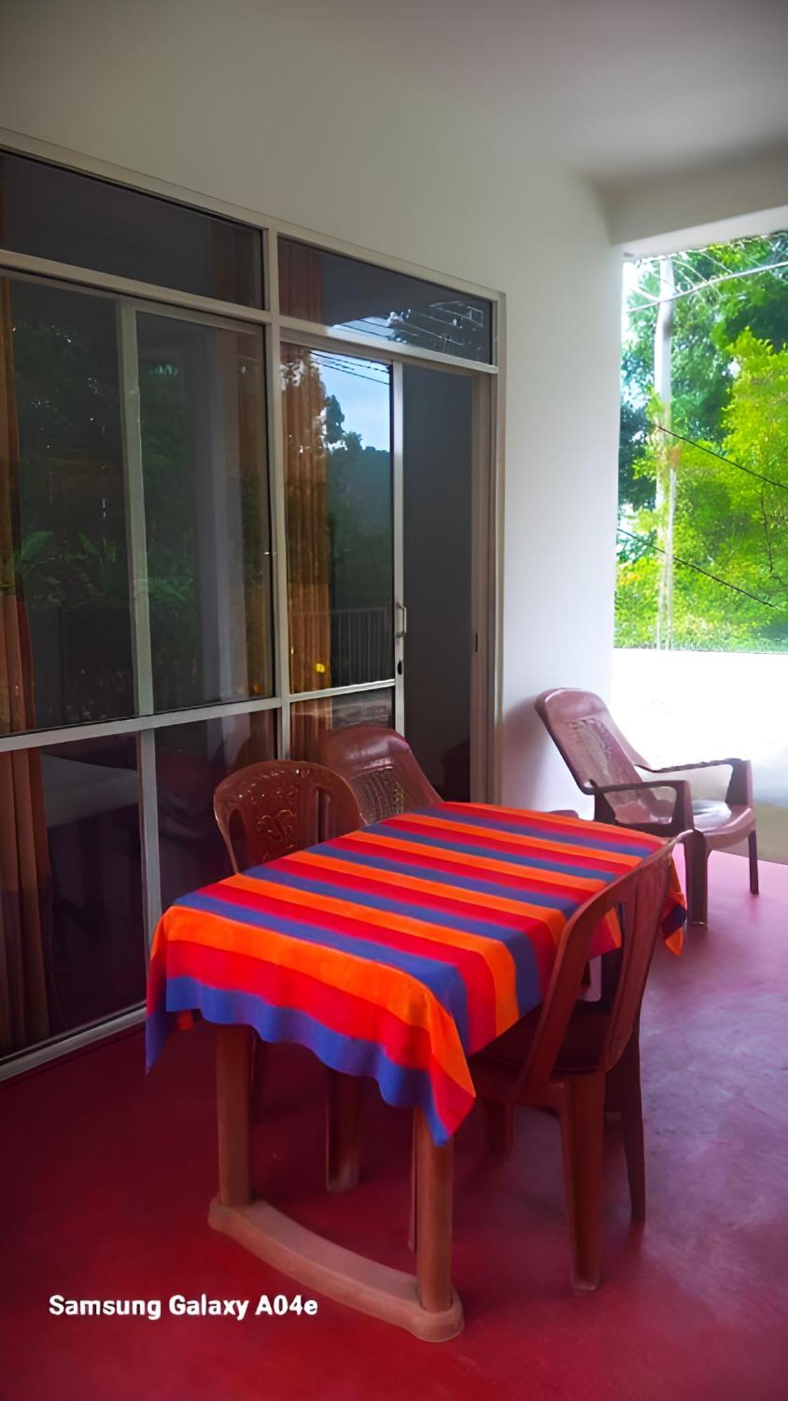 Senehas Homestay Ела Екстериор снимка