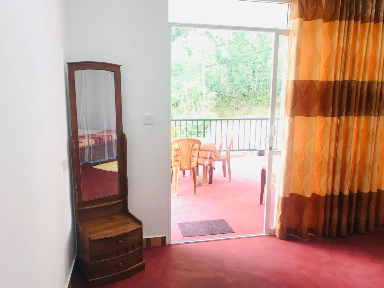 Senehas Homestay Ела Екстериор снимка